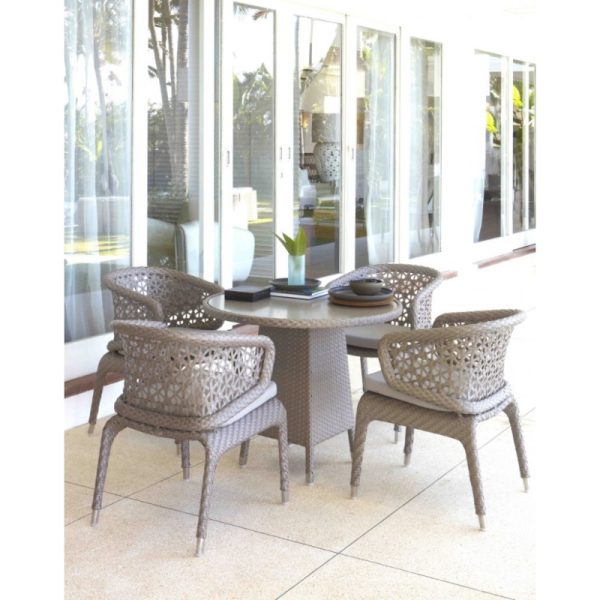 Townchair Outdoor Dinning Set 4 Chairs and 1 Table (4) Townchair Outdoor Dinning Set 4 Chairs and 1 Table